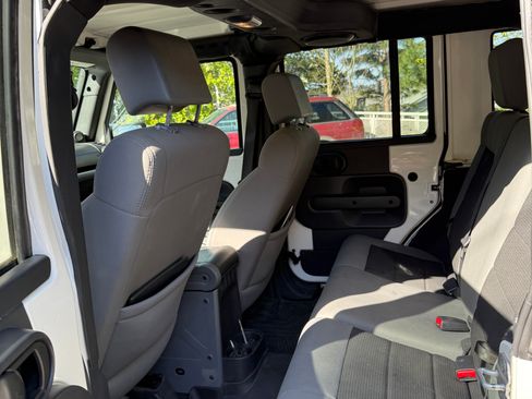 Used 2010 Jeep Wrangler Unlimited Sport image 6