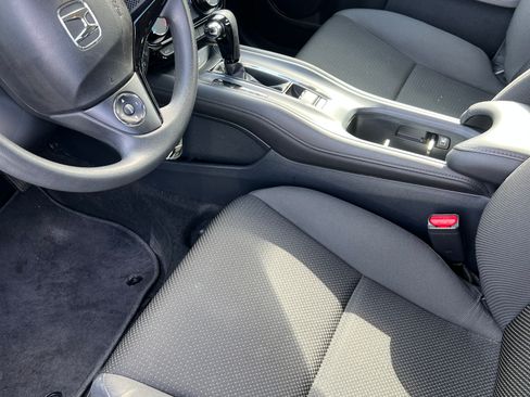 Used 2022 Honda HR-V LX image 14