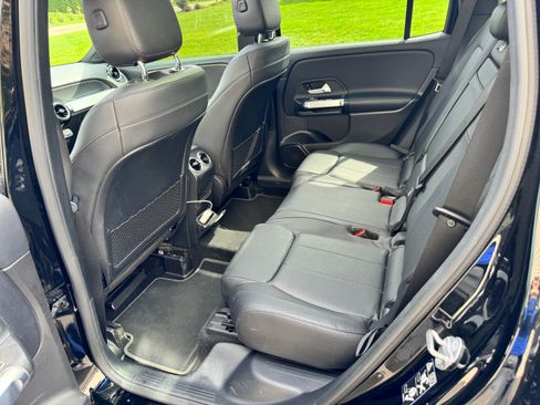 Used 2020 Mercedes-Benz GLB 250 250 4MATIC Sport Utility 4D image 6