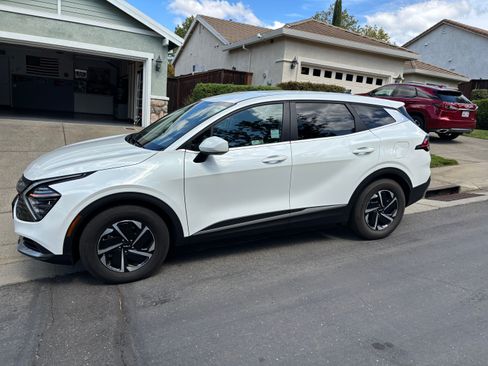 Used 2025 Kia Sportage LX FWD image 6