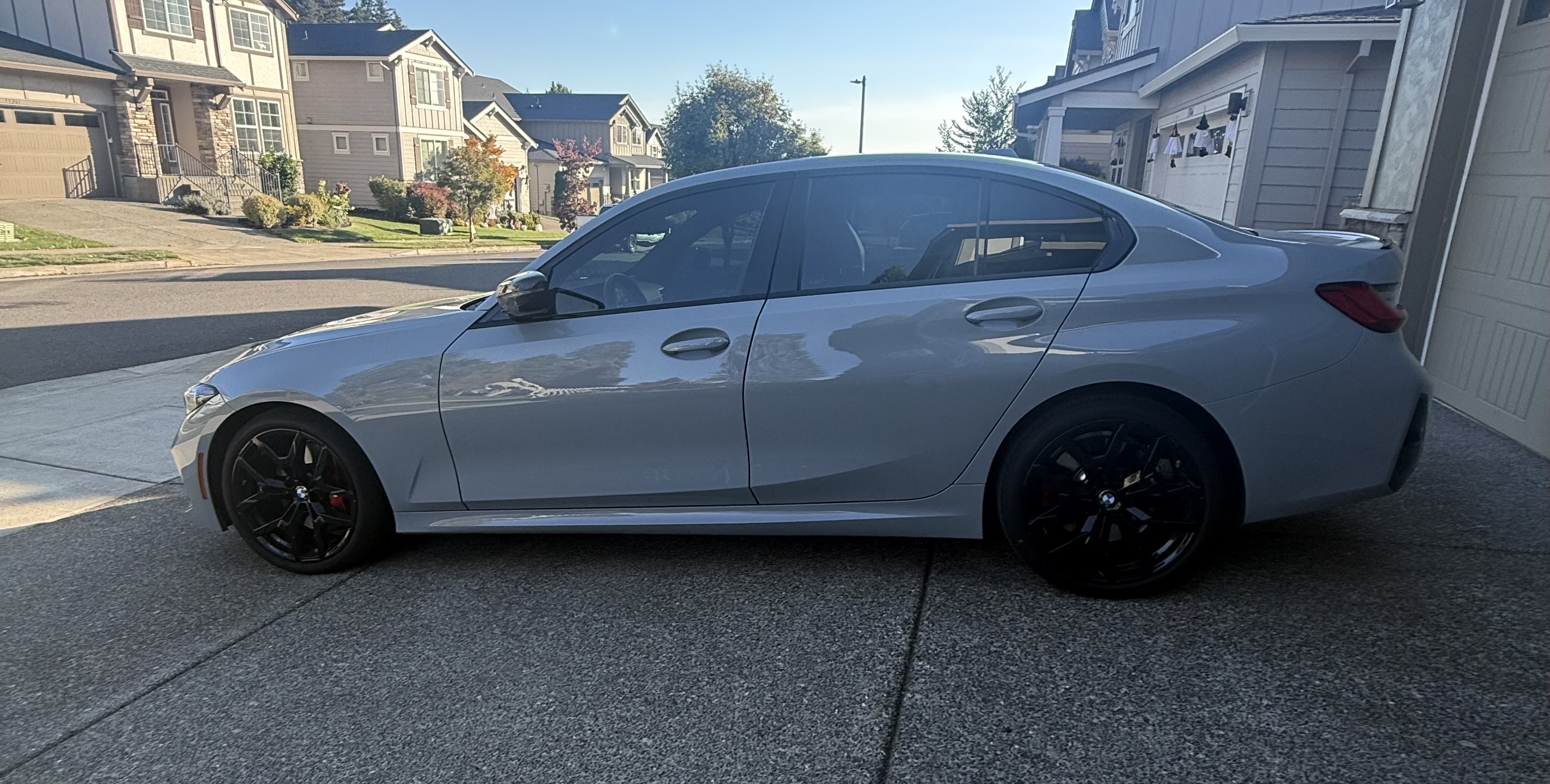Used 2025 BMW 330i xDrive Sedan w/ M Sport Package AWD/4WD image 6