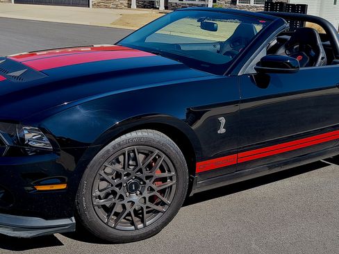 Used 2014 Ford Mustang Shelby GT500 w/ Equipment Group 821A image 8