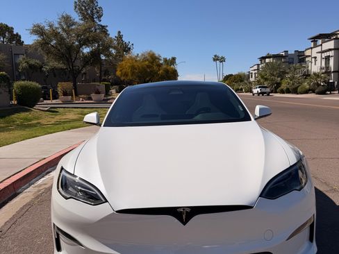Used 2024 Tesla Model S Plaid image 9