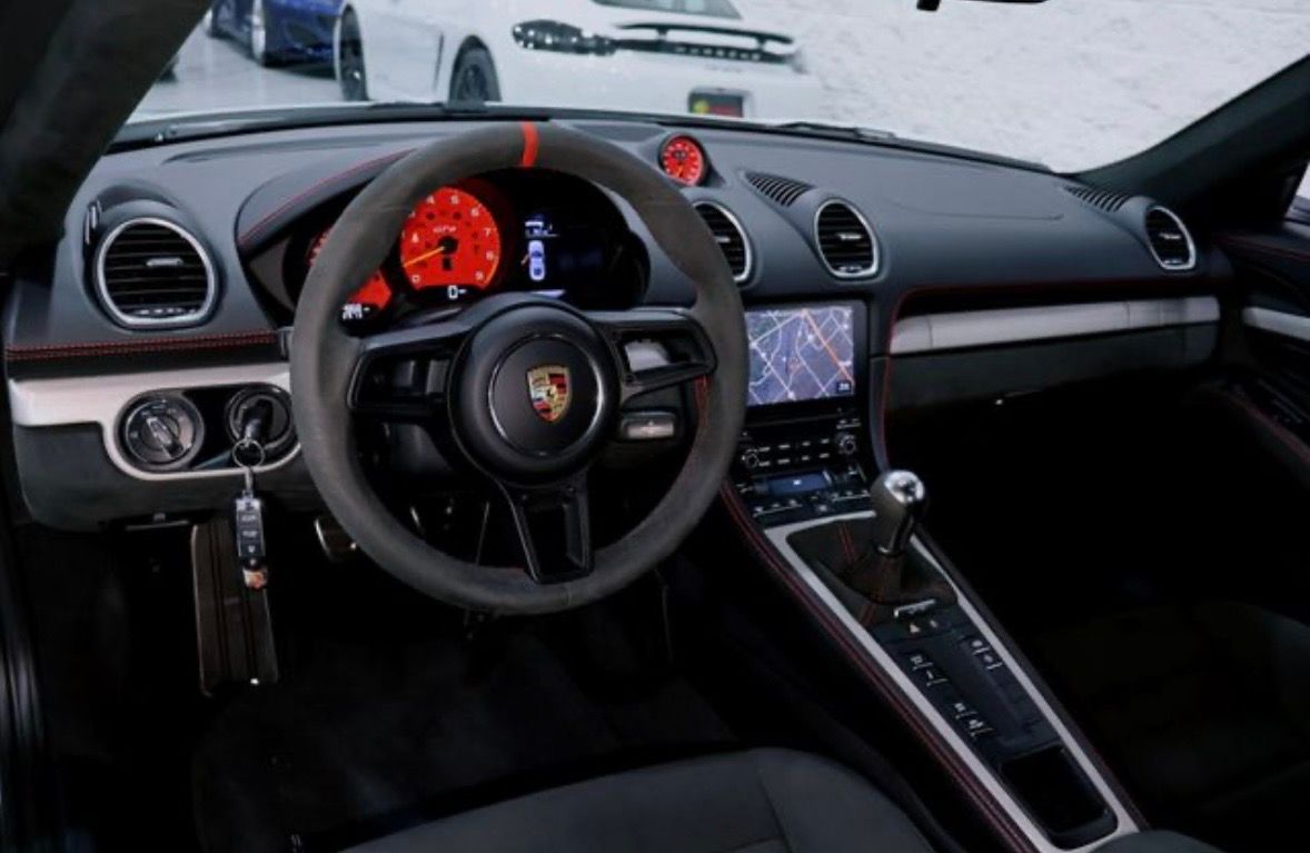 Used 2023 Porsche 718 Cayman GT4 RWD image 23