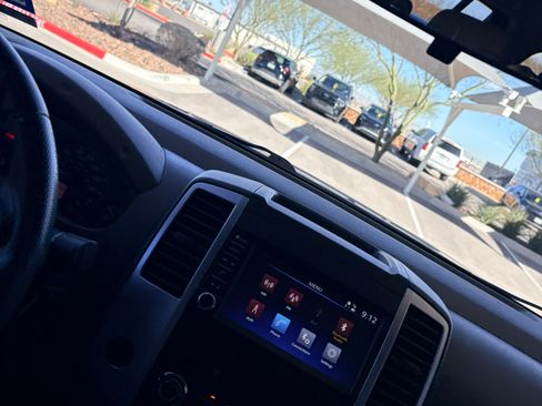 Used 2019 Nissan Frontier SV image 9