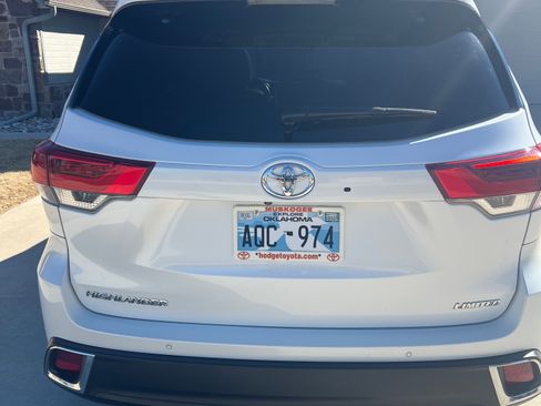 Used 2017 Toyota Highlander Limited image 5