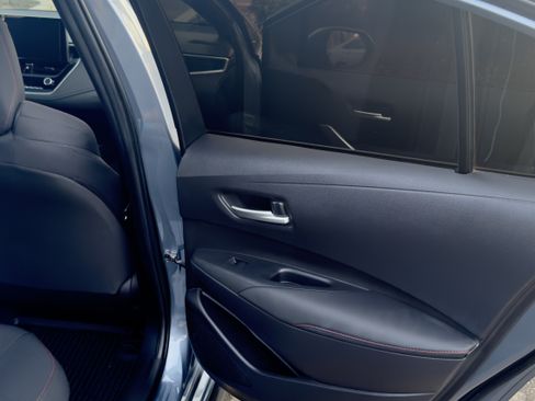 Used 2023 Toyota Corolla SE w/ SE Package image 31