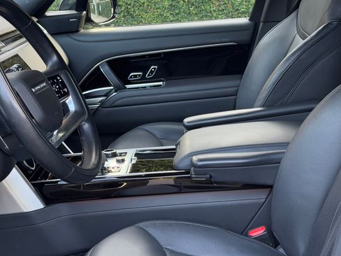 Used 2023 Land Rover Range Rover SE image 28