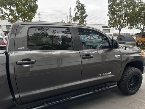 Used 2016 Toyota Tundra SR5 w/ SR5 Upgrade Package image 2