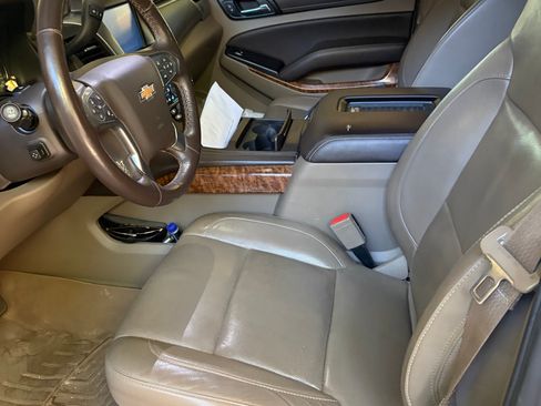 Used 2016 Chevrolet Suburban LTZ image 5