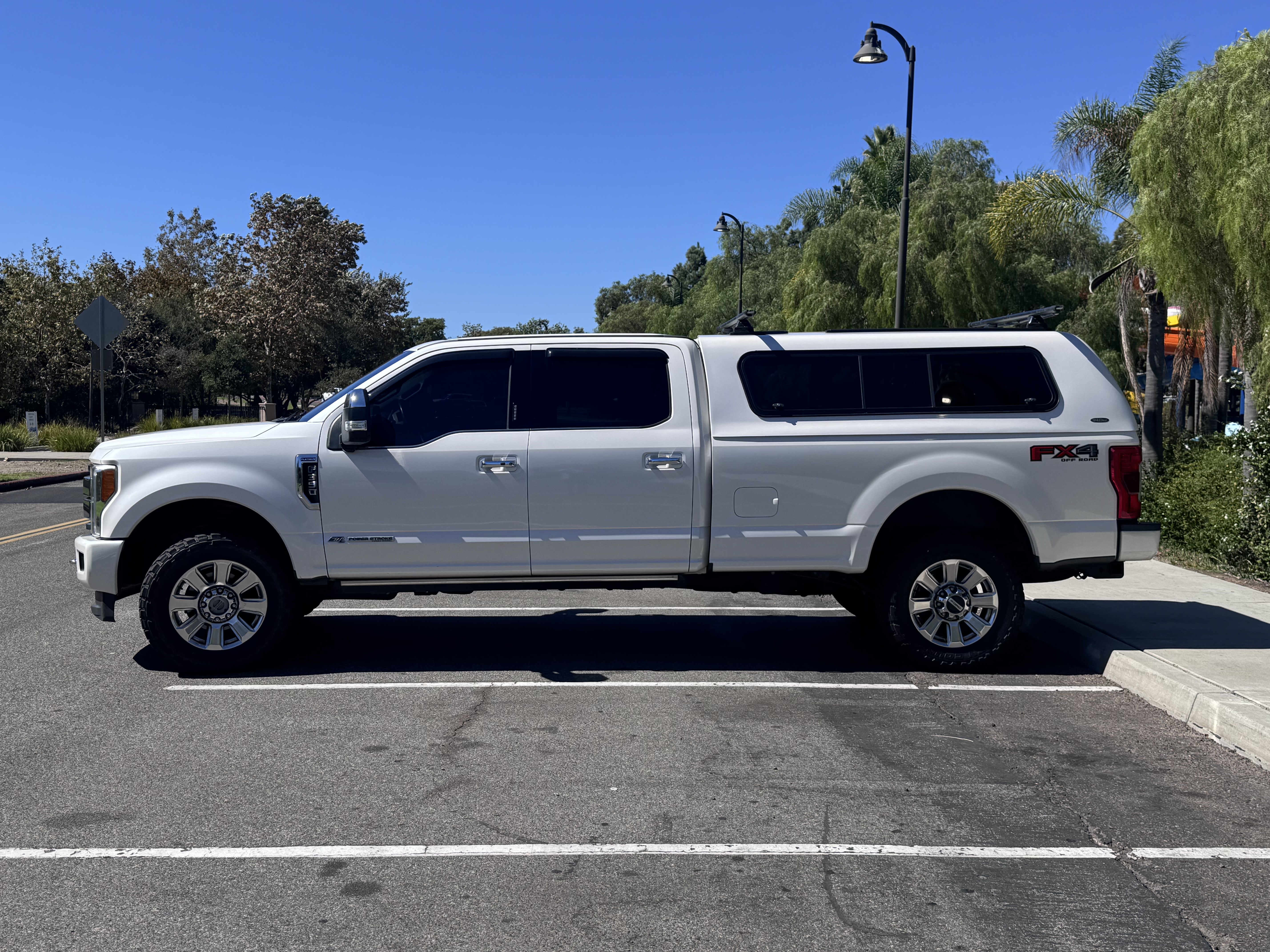 Used 2018 Ford F350 Platinum w/ Platinum Ultimate Package AWD/4WD image 2
