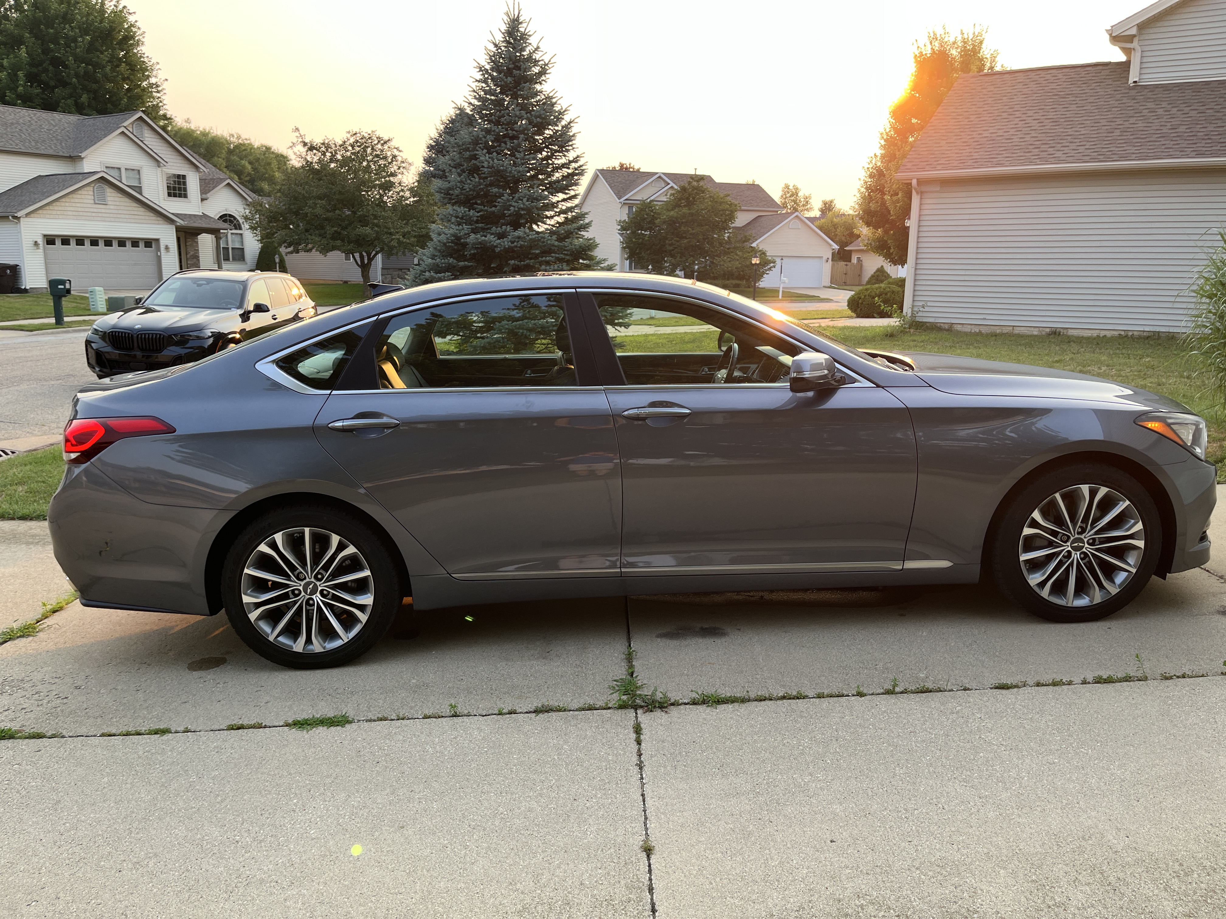 Used 2015 Hyundai Genesis 3.8 w/ Option Group 03 AWD/4WD image 10