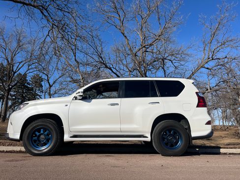 Used 2022 Lexus GX 460 Premium image 13