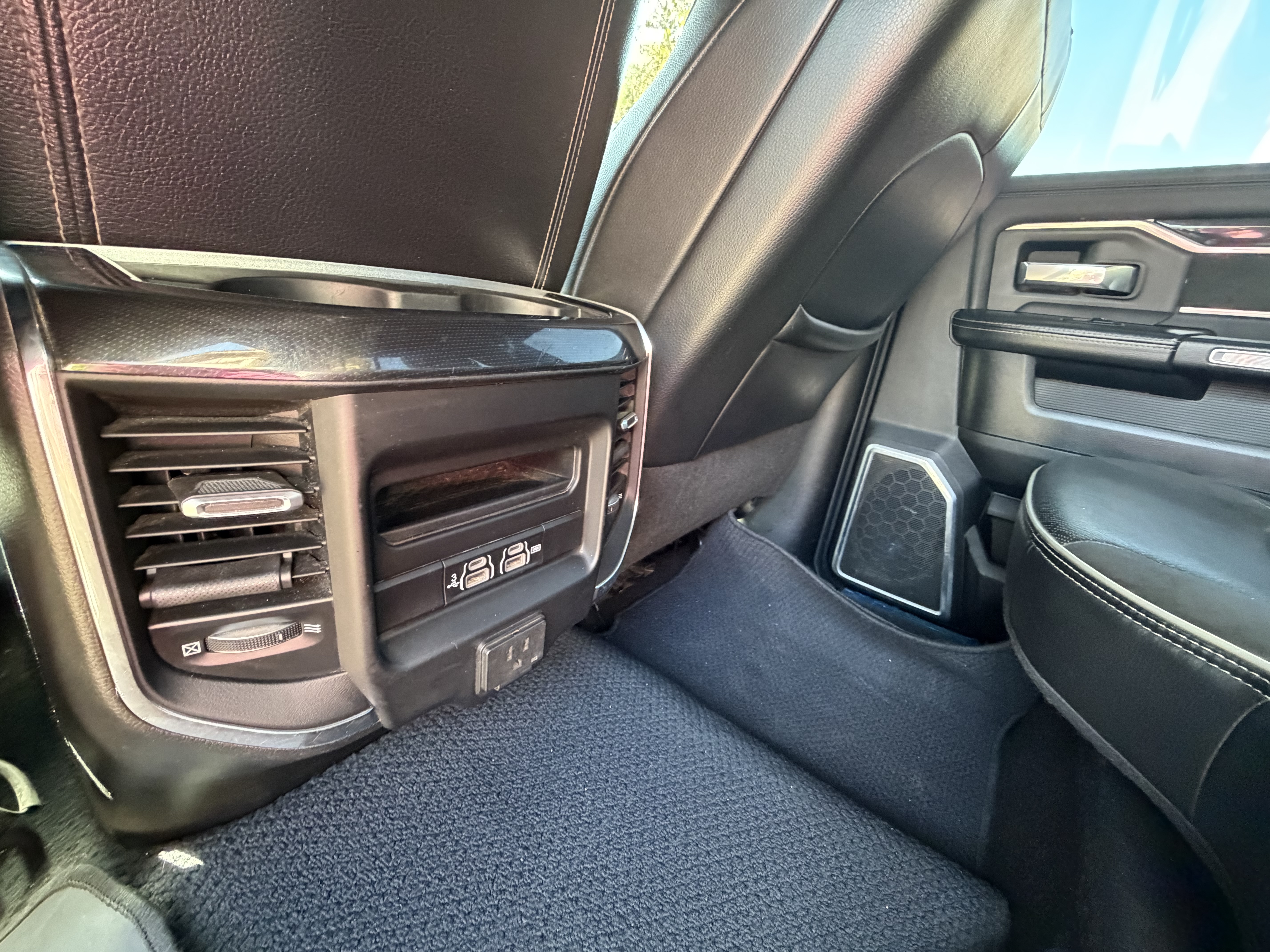Used 2019 RAM 2500 Laramie AWD/4WD image 10