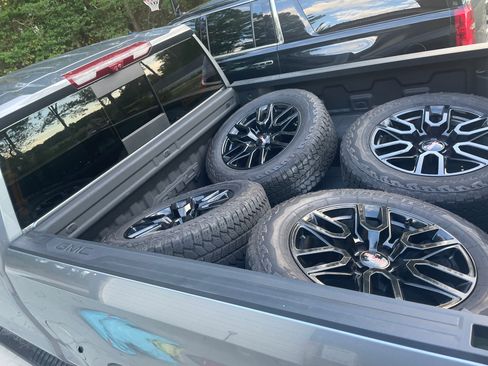 Used 2021 GMC Sierra 1500 AT4 w/ AT4 Value Package AWD/4WD image 10