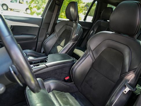 Used 2016 Volvo XC90 T8 R-Design image 12