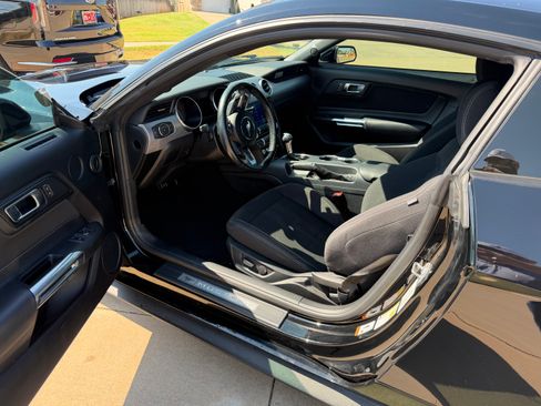 Used 2022 Ford Mustang GT w/ Equipment Group 301A RWD image 11