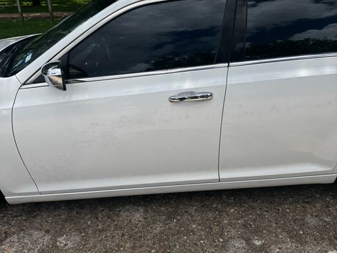 Used 2013 Chrysler 300 C RWD image 16