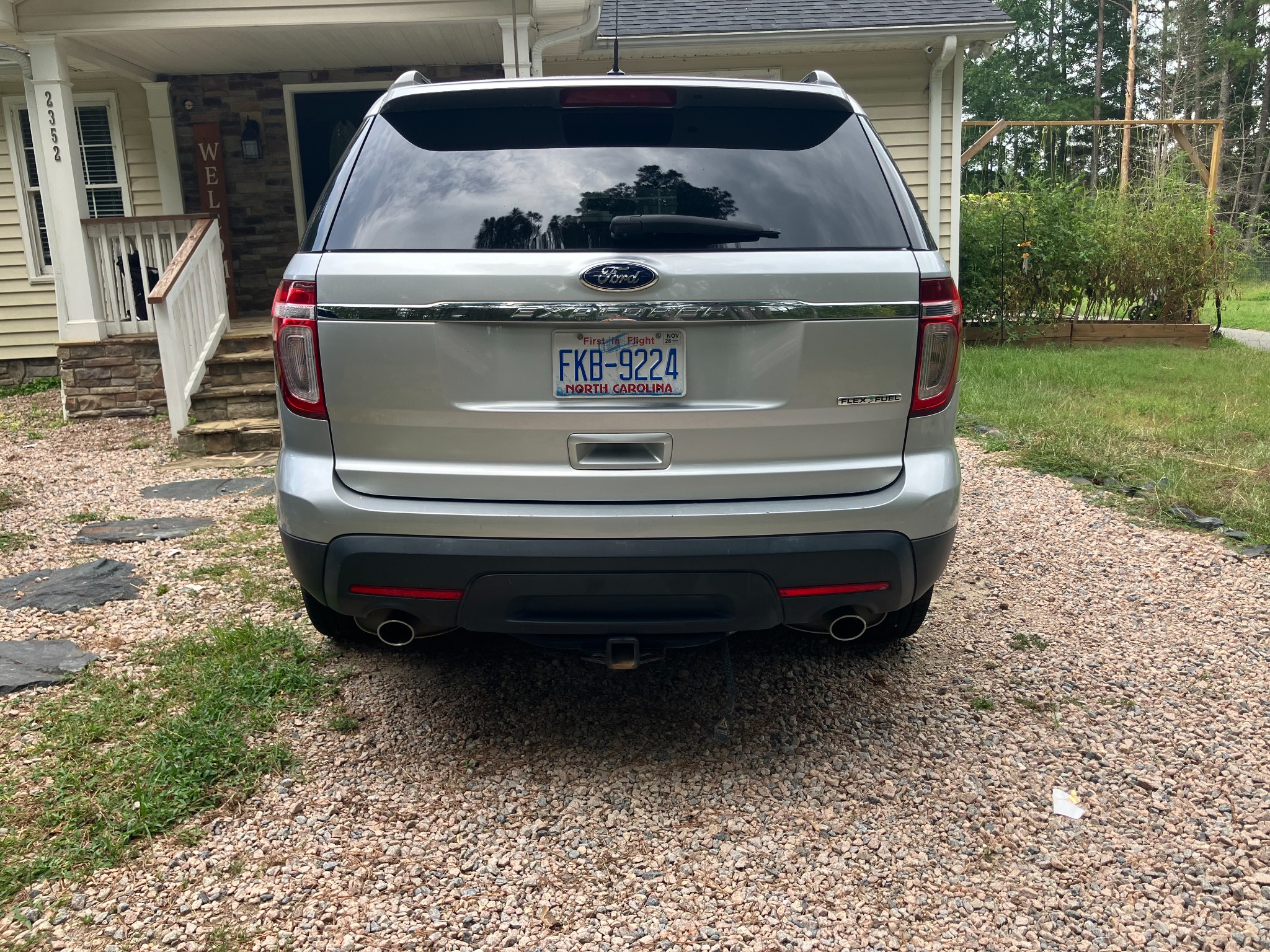 Used 2015 Ford Explorer FWD image 4