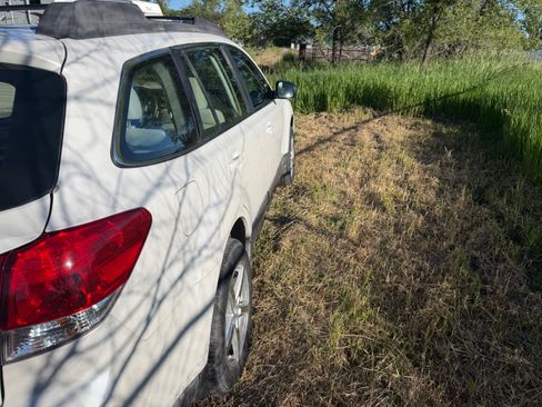 Used 2013 Subaru Outback 2.5i w/ Popular Pkg 1B AWD/4WD image 4