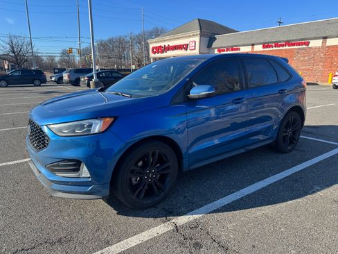 Used 2020 Ford Edge ST w/ Equipment Group 401A image 2
