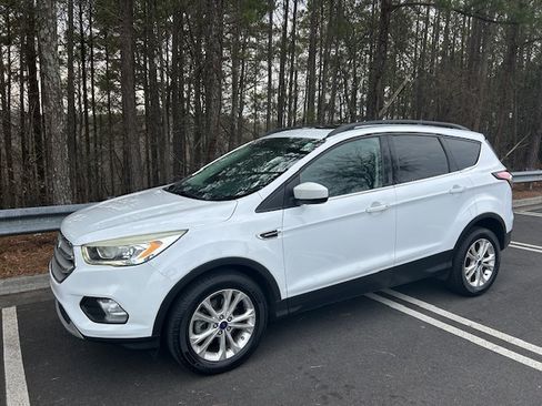 Used 2018 Ford Escape SEL image 1