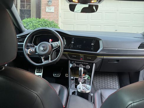 Used 2020 Volkswagen Jetta GLI Autobahn FWD image 2