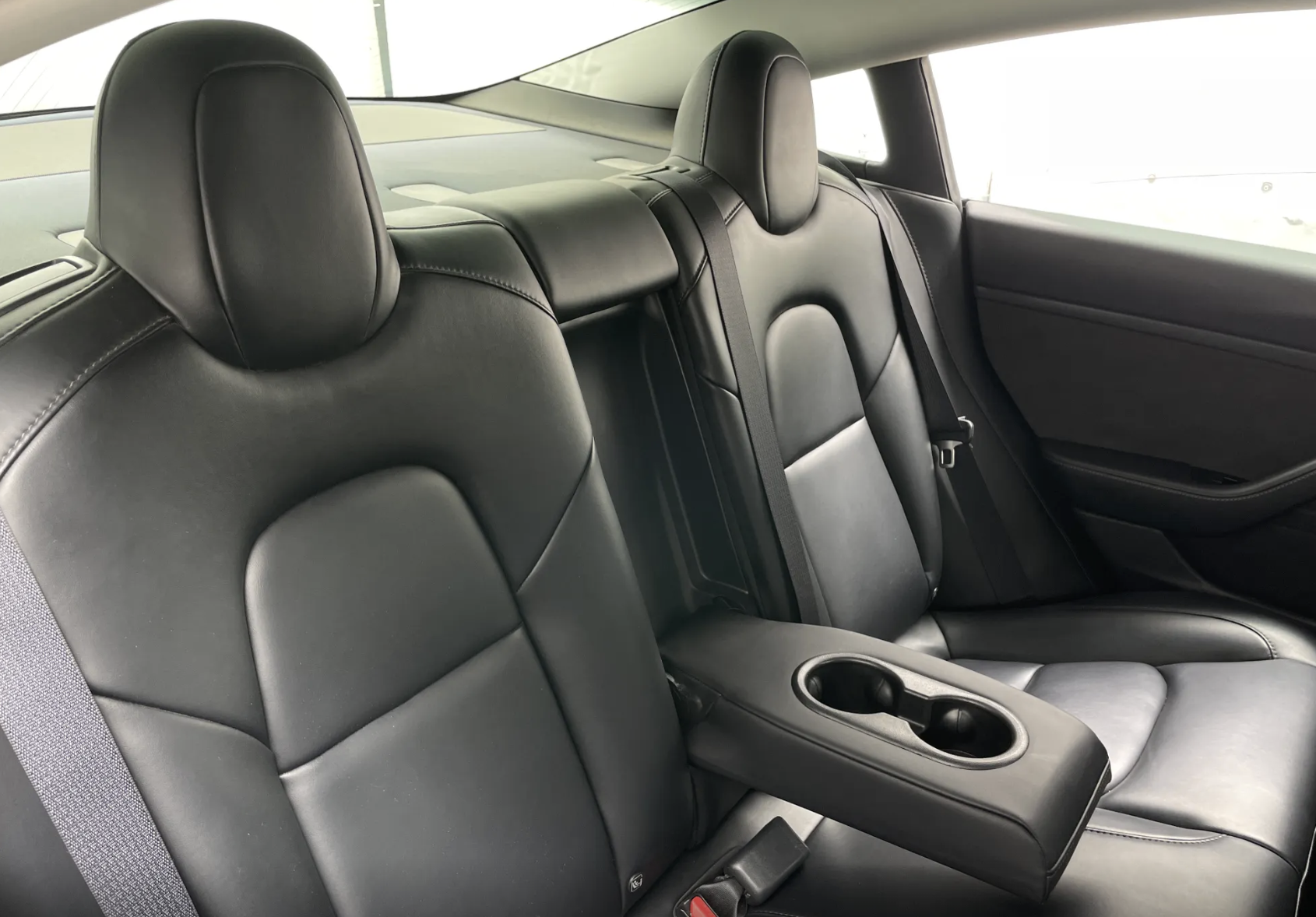 Used 2018 Tesla Model 3 Long Range RWD image 9