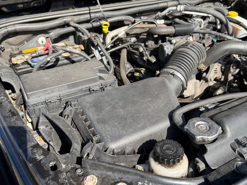 Used 2011 Jeep Wrangler Sahara w/ Dual Top Group image 11