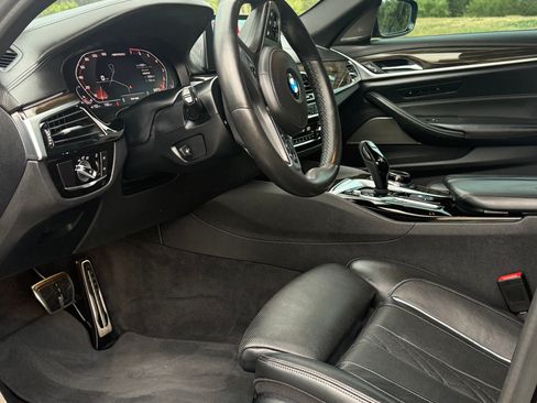 Used 2020 BMW M550i xDrive w/ Dynamic Handling Package AWD/4WD image 24
