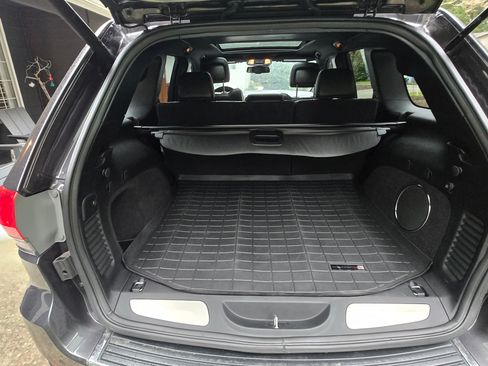 Used 2014 Jeep Grand Cherokee Overland w/ Advanced Technology Group image 8