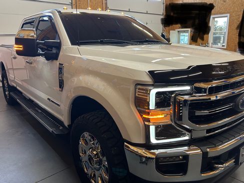 Used 2022 Ford F250 Lariat w/ Lariat Ultimate Package image 2