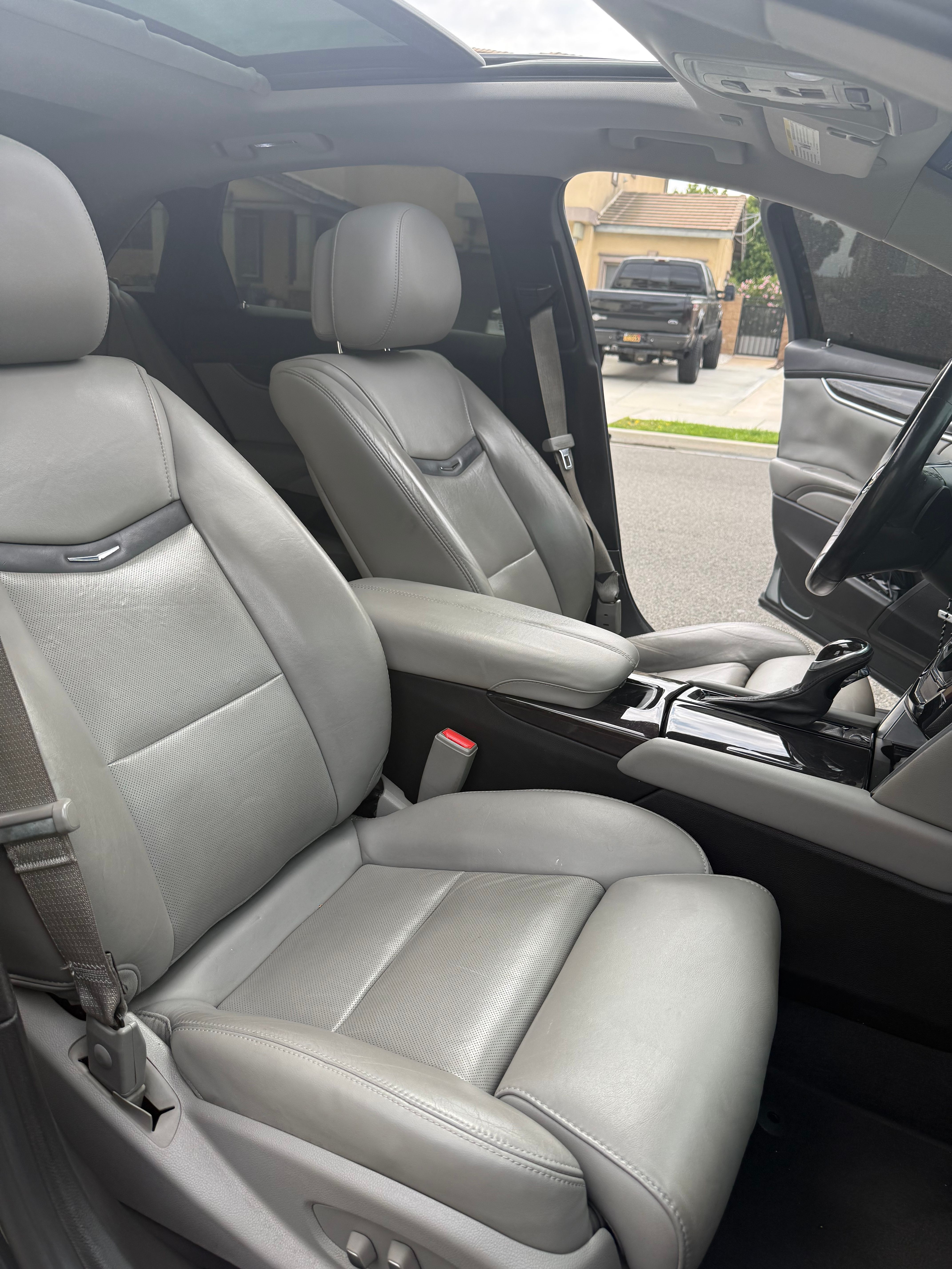 Used 2014 Cadillac XTS Luxury FWD image 12