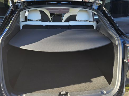 Used 2023 Tesla Model Y Long Range image 10