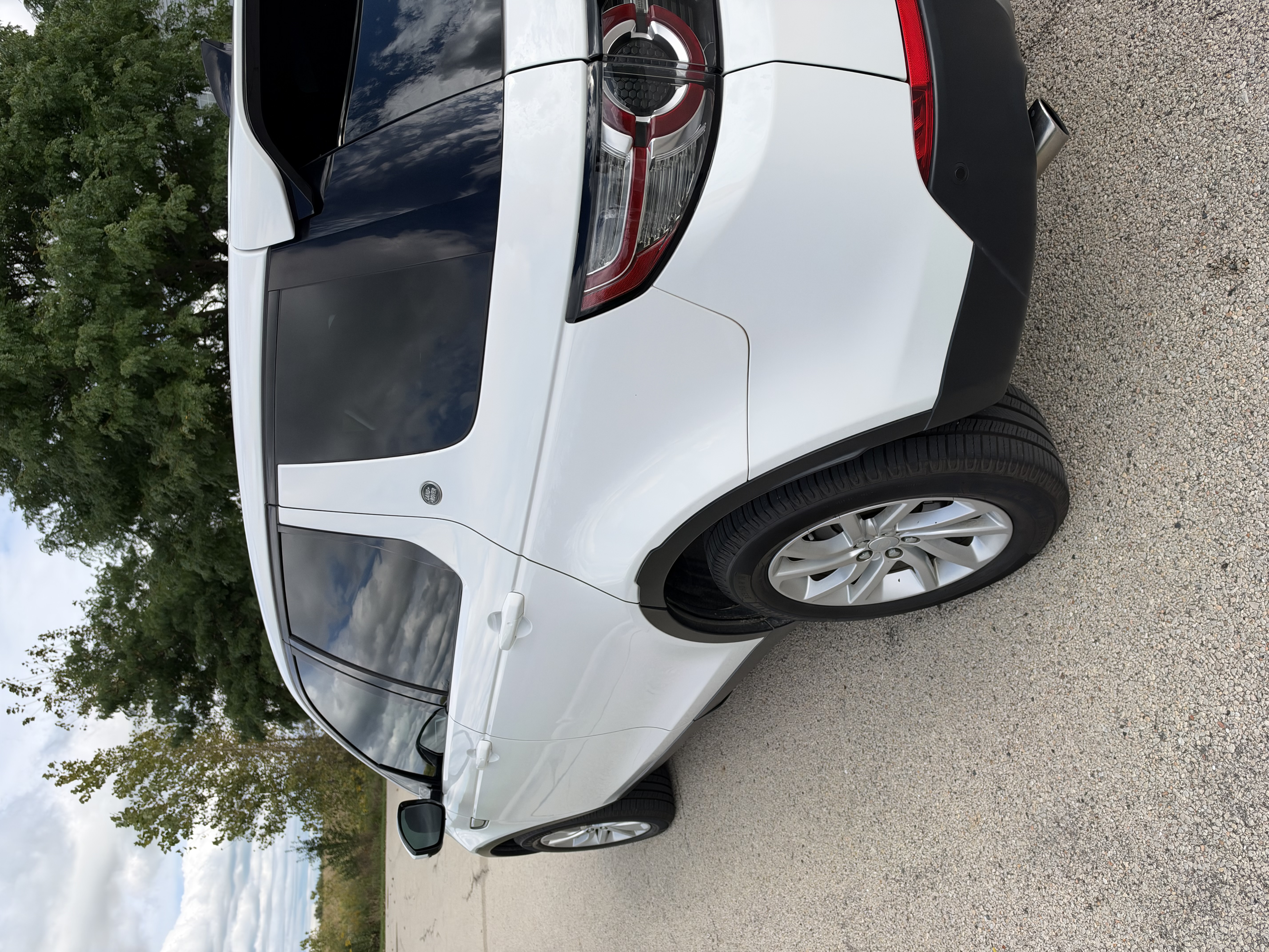 Used 2017 Land Rover Discovery Sport HSE AWD/4WD image 5