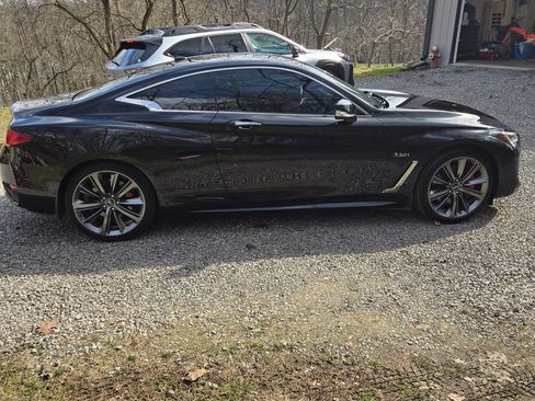 Used 2018 INFINITI Q60 Red Sport 400 w/ Sensory Package 3.0T Sport image 6