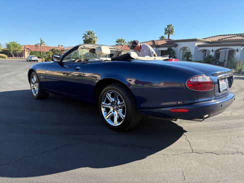 Used 2001 Jaguar XK8 Convertible image 4