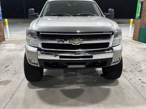 Used 2009 Chevrolet Silverado 1500 LT w/ Power Pack Plus AWD/4WD image 5