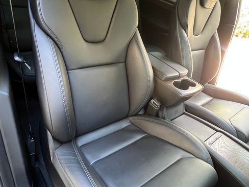 Used 2019 Tesla Model X Long Range image 5