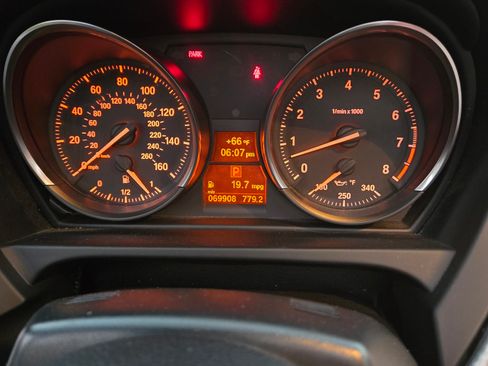 Used 2016 BMW Z4 sDrive35i image 8