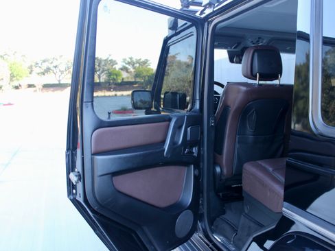 Used 2011 Mercedes-Benz G 550 G 550 4MATIC Sport Utility 4D image 21