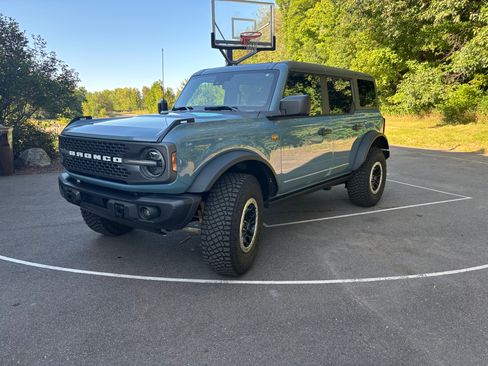 Used 2022 Ford Bronco Badlands w/ Sasquatch Package AWD/4WD image 11