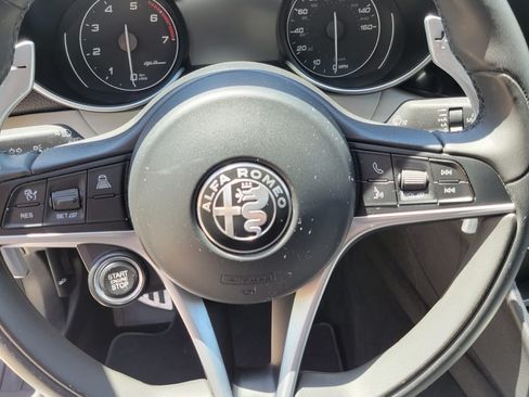 Used 2018 Alfa Romeo Giulia Ti Sport w/ Quick Order Package 22S Sport AWD/4WD image 12