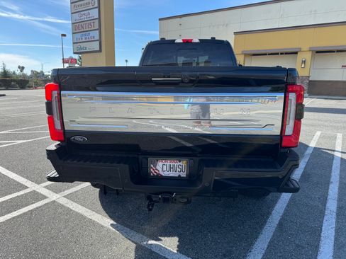 Used 2023 Ford F350 Platinum image 6
