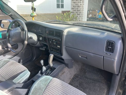 Used 1995 Toyota Tacoma SR5 image 11