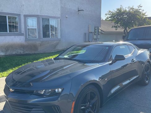 Used 2016 Chevrolet Camaro LT image 1