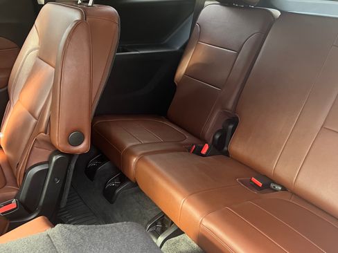 Used 2018 Chevrolet Traverse High Country image 8