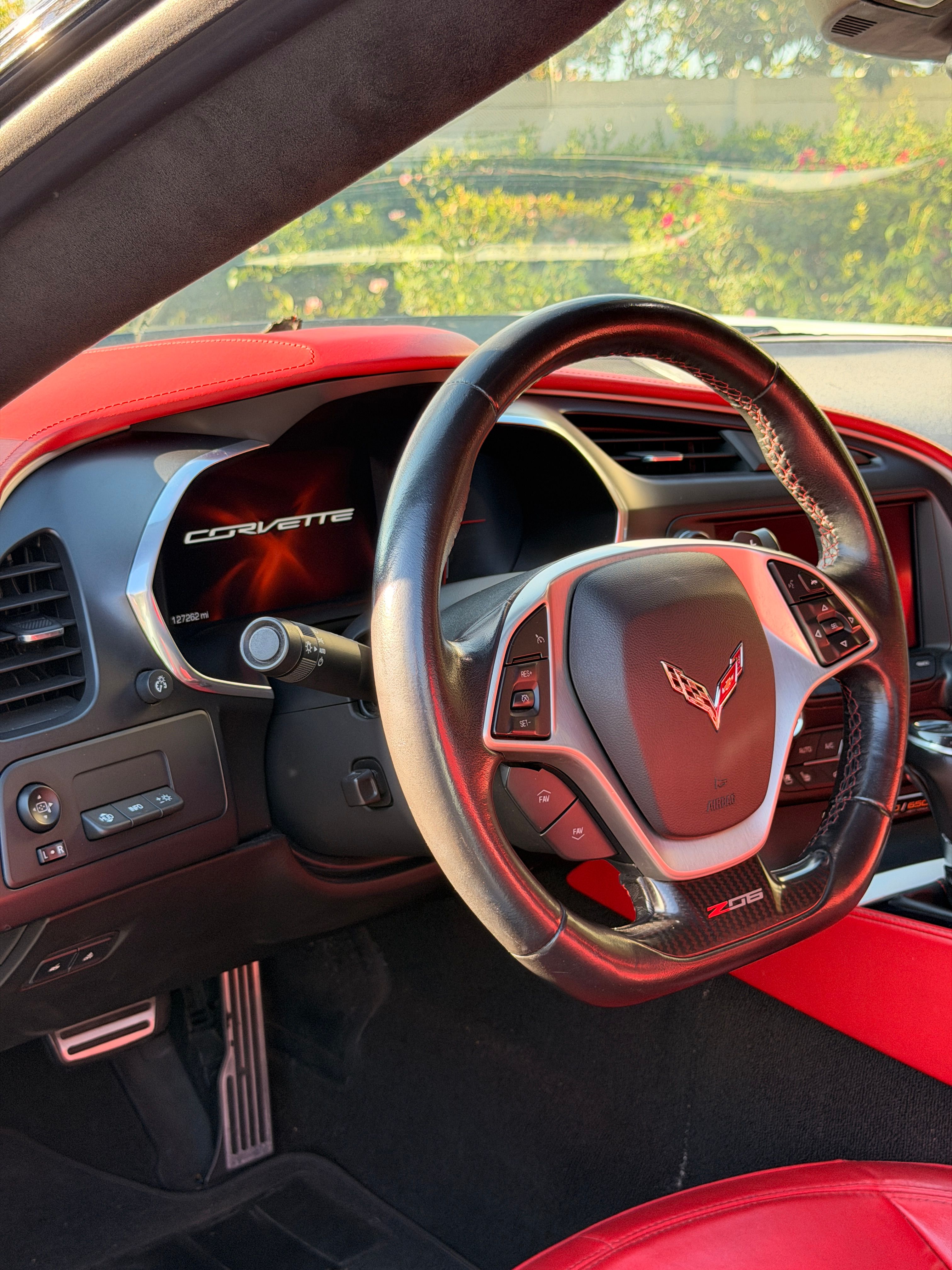 Used 2015 Chevrolet Corvette Z06 w/ 3LZ Preferred Equipment Group RWD image 13