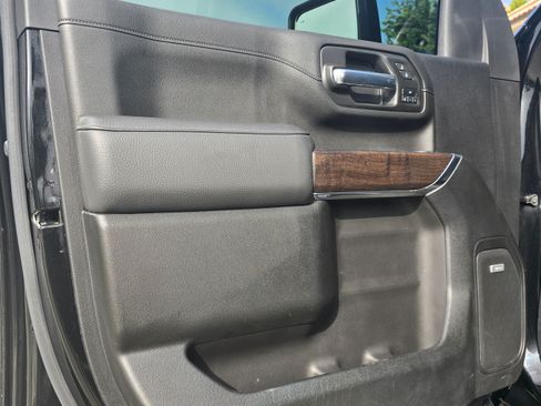 Used 2021 GMC Sierra 2500 Denali w/ Denali Black Diamond Edition image 15