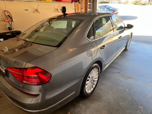 Used 2016 Volkswagen Passat 1.8T SE image 9